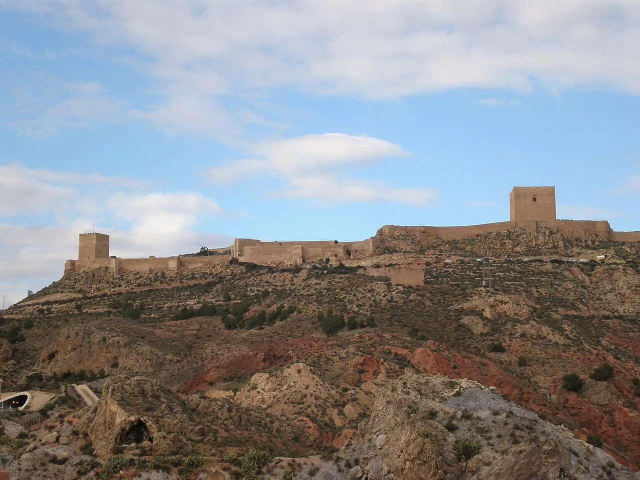 Castillo de Lorca sobre la ciudad