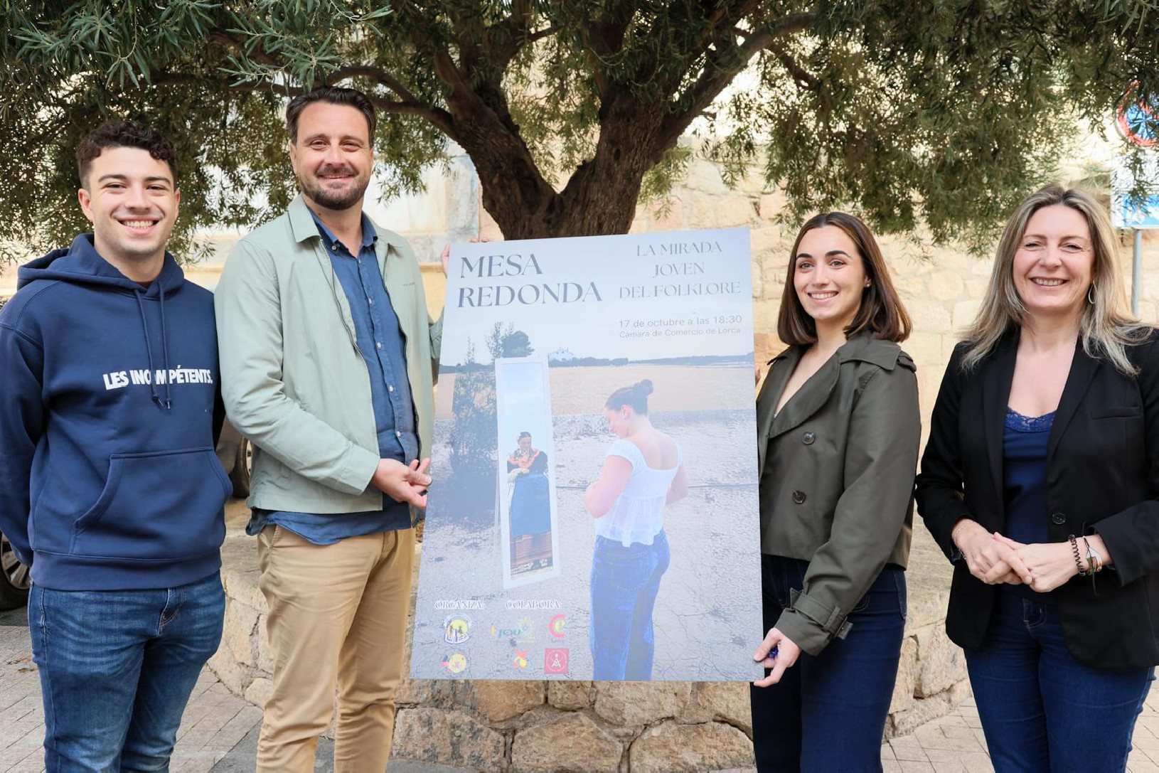 La Sección Juvenil de Coros y Danzas Virgen de las Huertas pone el foco en el futuro del folklore con la mesa redonda ''La mirada joven del folklore'' · imagen de la fuente oficial