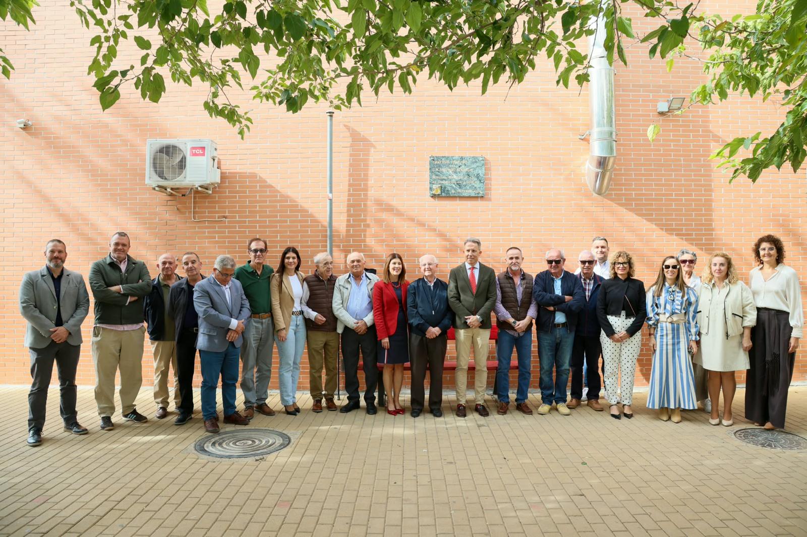 El colegio Sagrado Corazón de Jesús de Lorca rinde homenaje a los militares del Regimiento Mallorca 13 que rescataron a más de 400 escolares y profesores durante la riada de 1973 · imagen de la fuente oficial