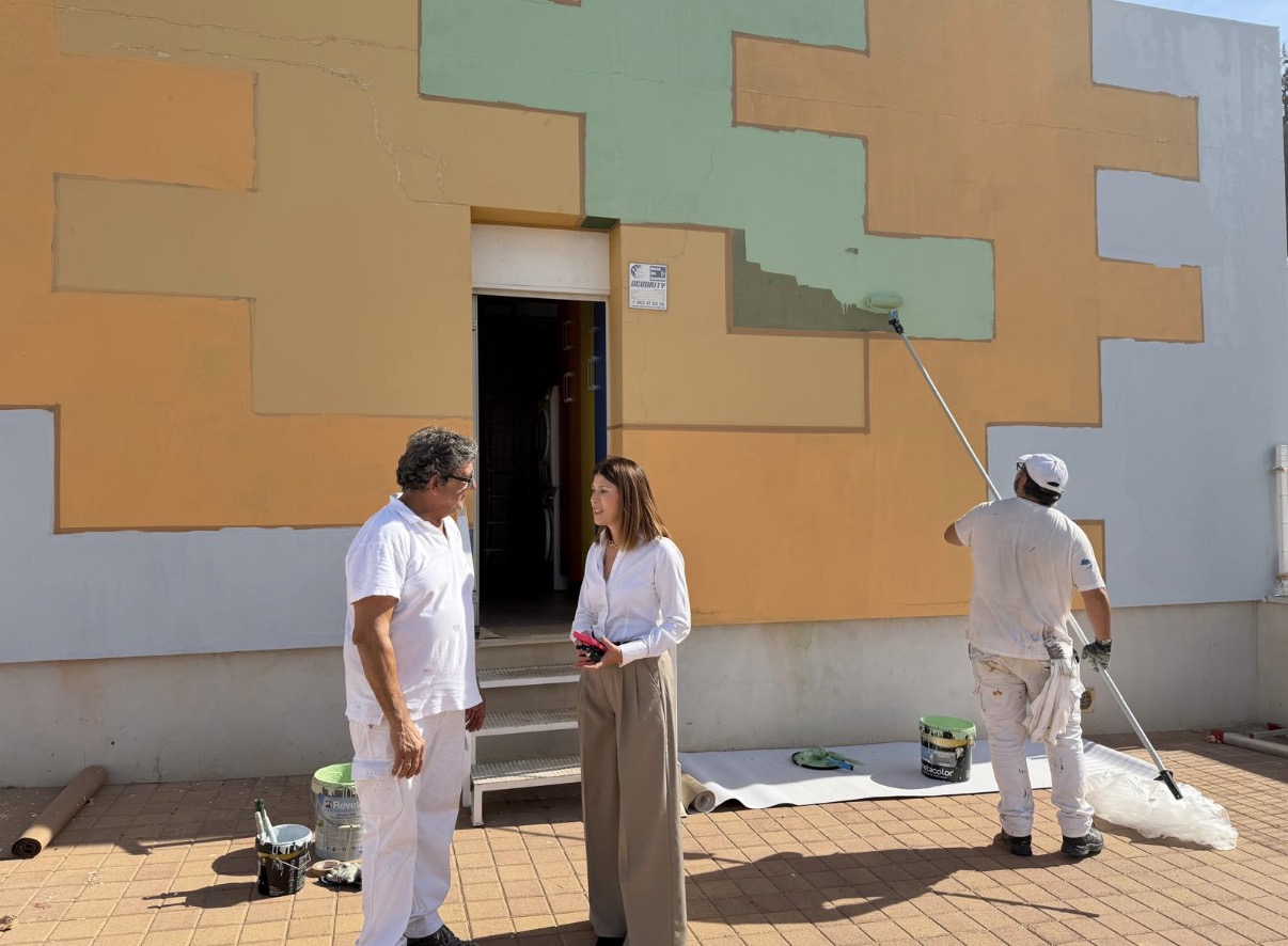 El Ayuntamiento de Lorca realiza trabajos de revestimiento y pintura en las instalaciones de la Escuela Municipal de Educación Infantil de La Hoya · imagen de la fuente oficial