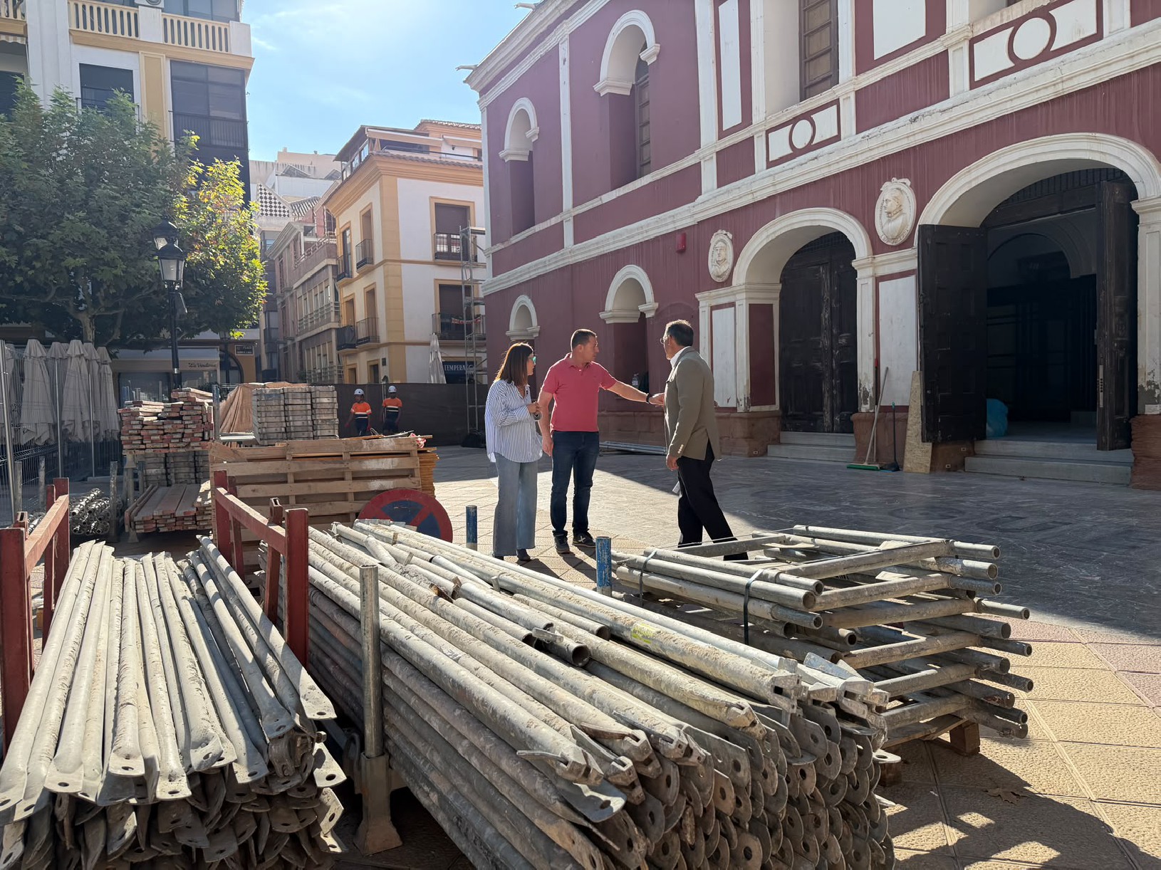 Comienza la restauración de las fachadas del Teatro Guerra, con la colocación de los primeros andamios · imagen de la fuente oficial