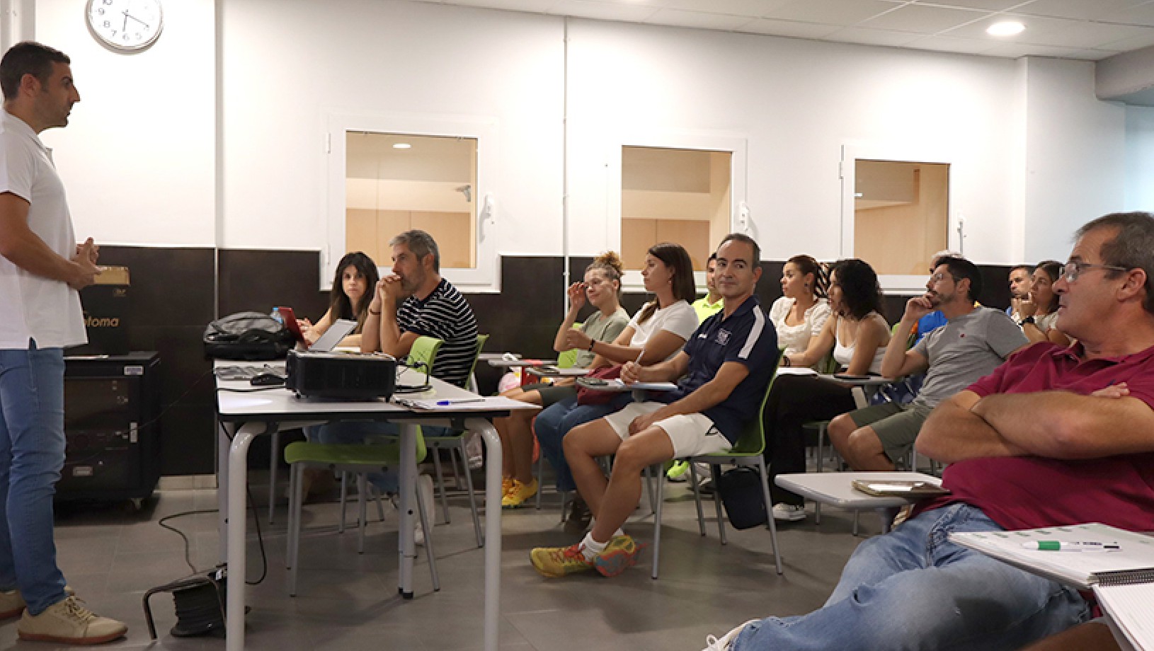 La Concejalía de Deportes presenta a los docentes lorquinos una nueva edición del programa de Deporte Escolar · imagen de la fuente oficial
