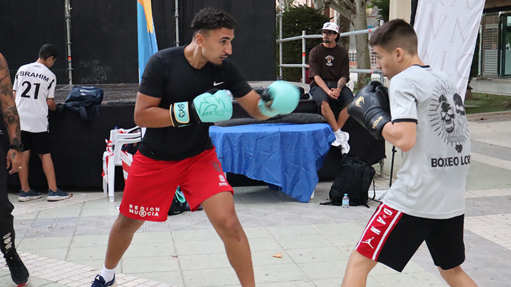 Los JDG se ponen los guantes para acercar el boxeo a la ciudadanía de la mano del Club Boxeo Los Álamos · imagen de la fuente oficial