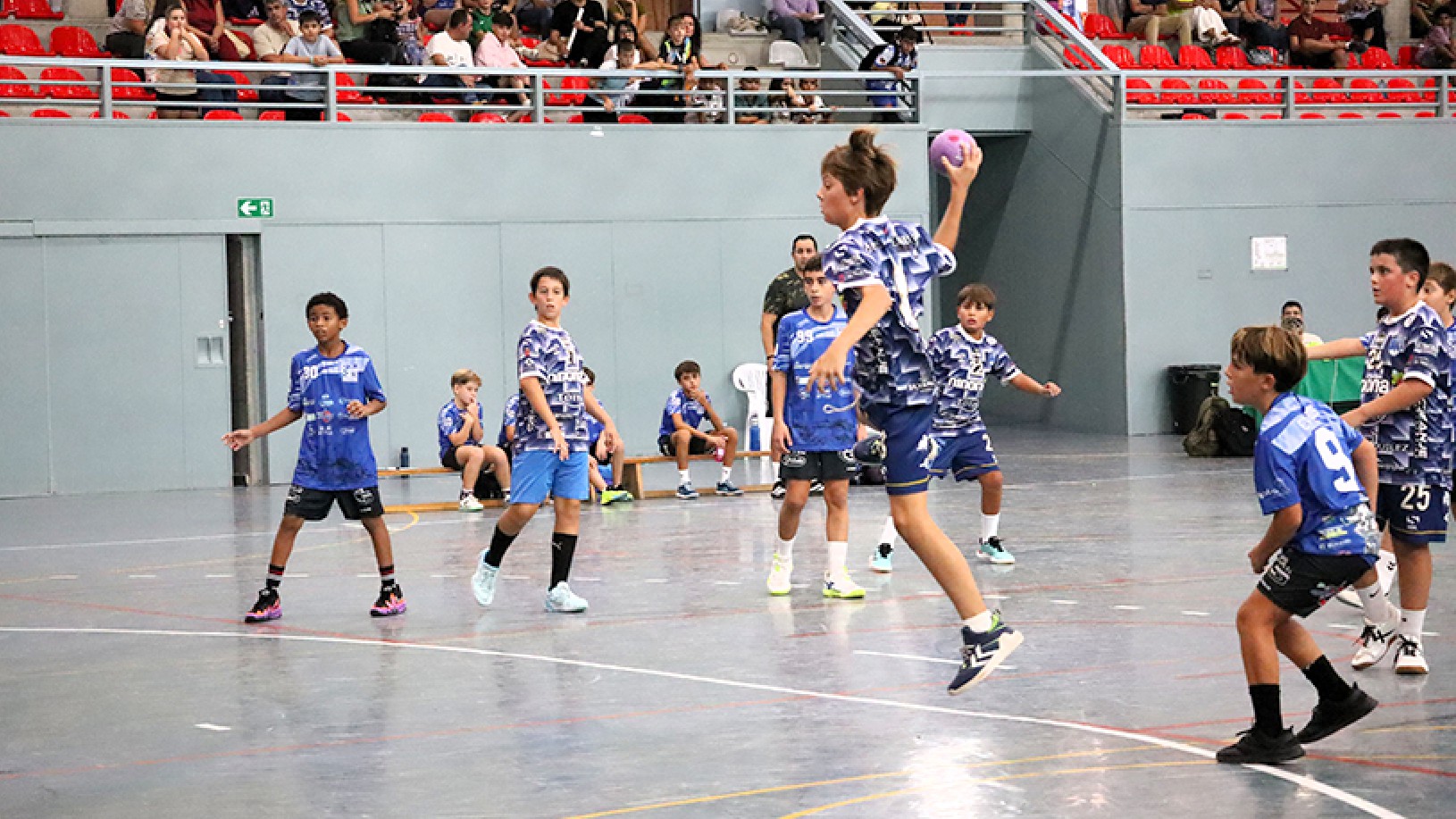 El balonmano reúne a clubes y afición en una jornada dedicada al deporte base dentro de los 47º JDG · imagen de la fuente oficial
