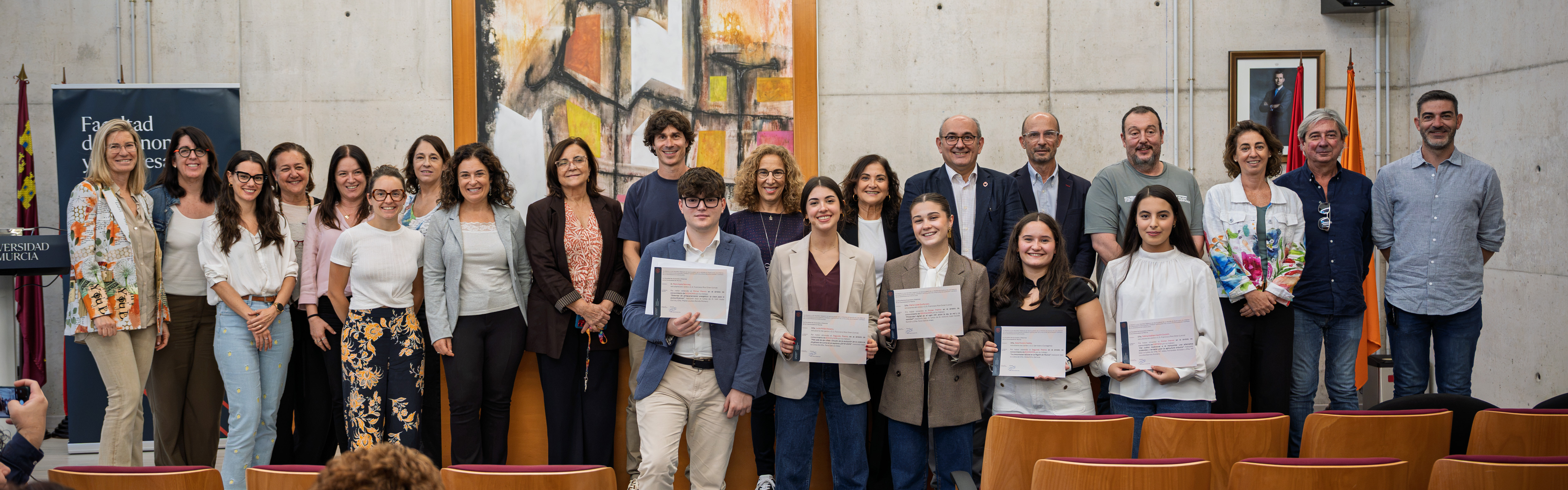 La Facultad de Economía y Empresa premia los mejores trabajos de investigación de alumnado de Bachillerato