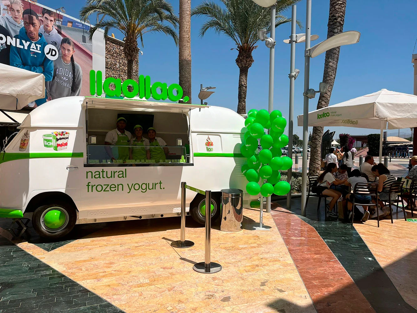 Establecimiento llaollao en Parque Almenara, Lorca