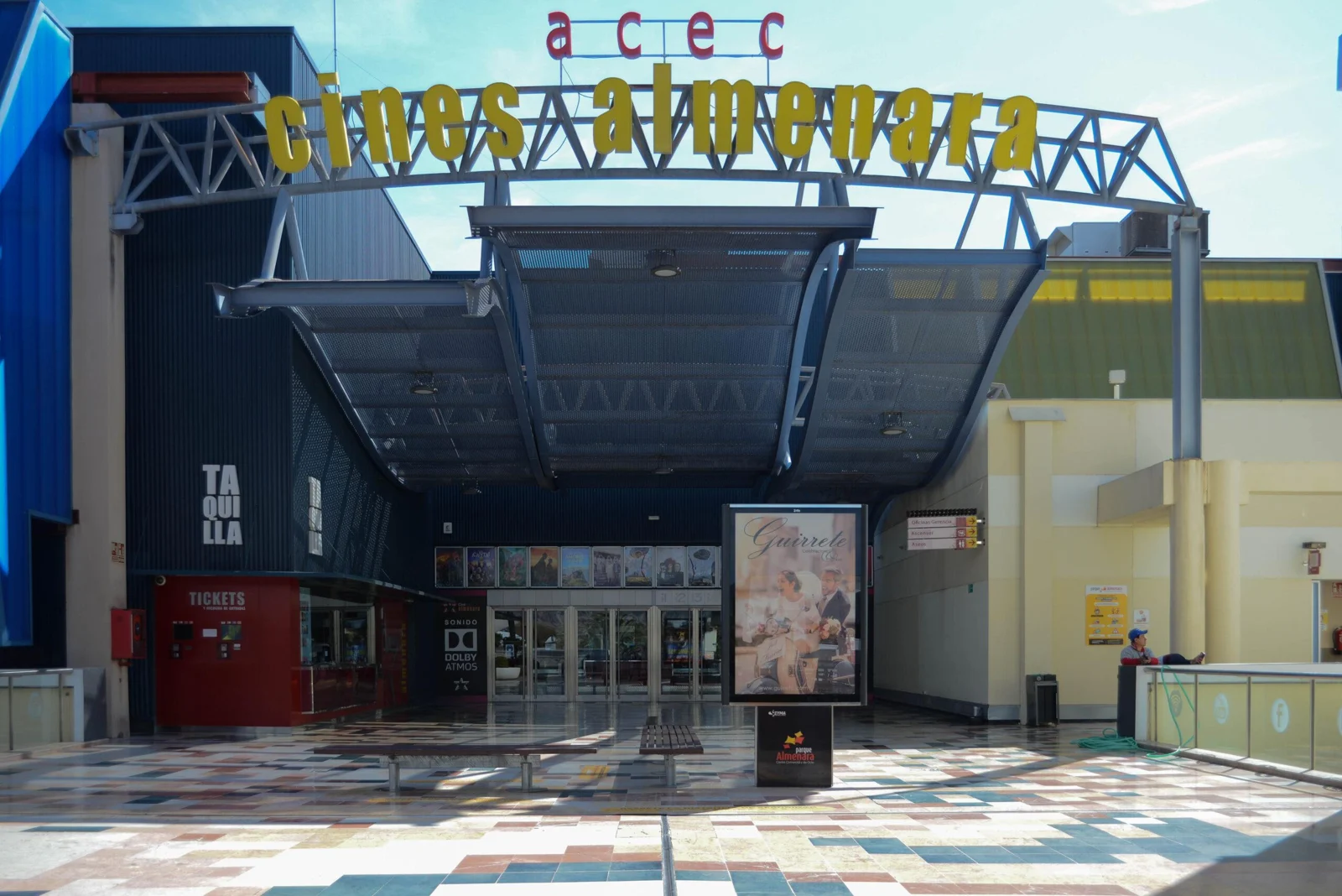 Cines Almenara en Parque Almenara, Campillo, Lorca